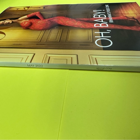 VOGUE Rihanna May 2022 Magazine - Picture 6 of 7